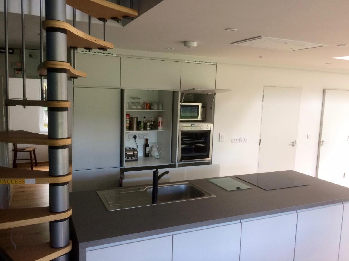 Spacious Contemporary Chalet Type Apartment. ゴールウェイ エクステリア 写真