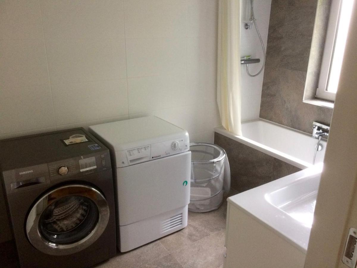 Spacious Contemporary Chalet Type Apartment. ゴールウェイ エクステリア 写真