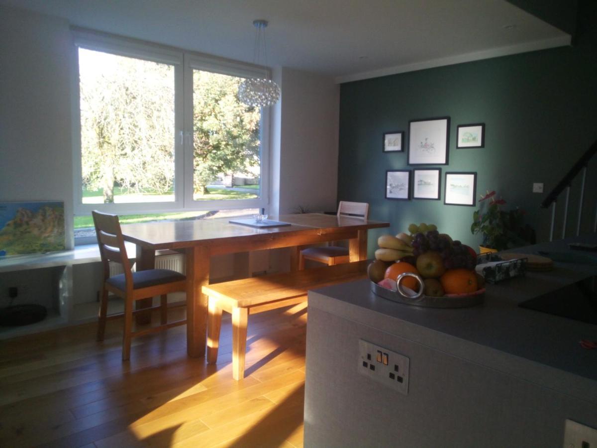 Spacious Contemporary Chalet Type Apartment. ゴールウェイ エクステリア 写真