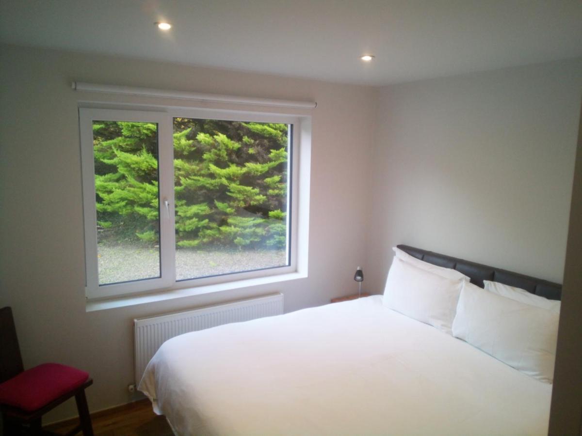 Spacious Contemporary Chalet Type Apartment. ゴールウェイ エクステリア 写真