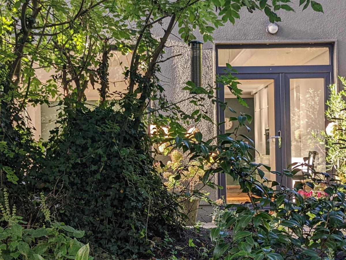 Spacious Contemporary Chalet Type Apartment. ゴールウェイ エクステリア 写真
